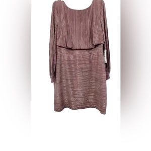 Shimmering mauve key hole back plus size 14w nwts dress by NW